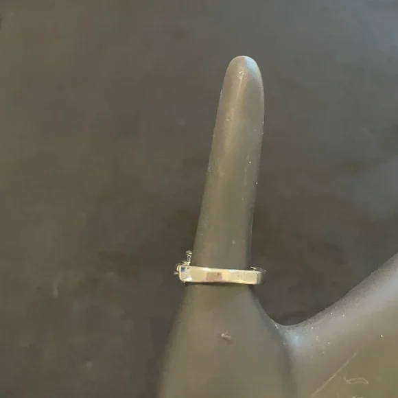 Ring faux blue sapphire silver band - Picture 3 of 7